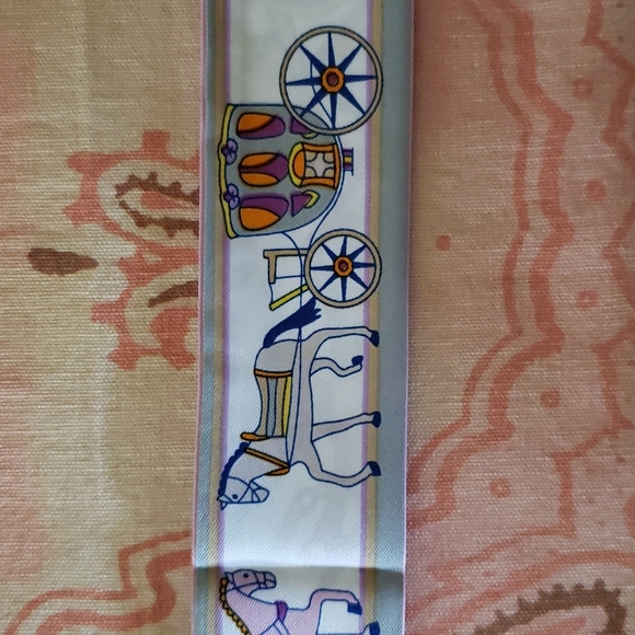 * Horse Carriage Skinny Scarf Caballo Western Vaquero Pony Wild West - Picture 6 of 10